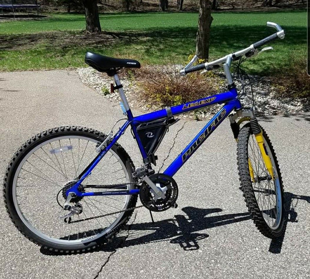 Pacific Legend Mountain Bike For Sale 26 In 21 Speed Shimano Derailers