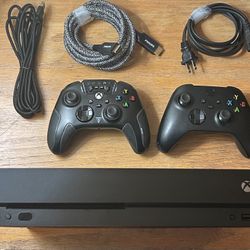 Xbox one X  1TB Console/ 2 Controllers 