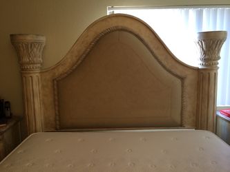 Traditional Bedroom Set with Pillar Bed, Dresser & Mirror