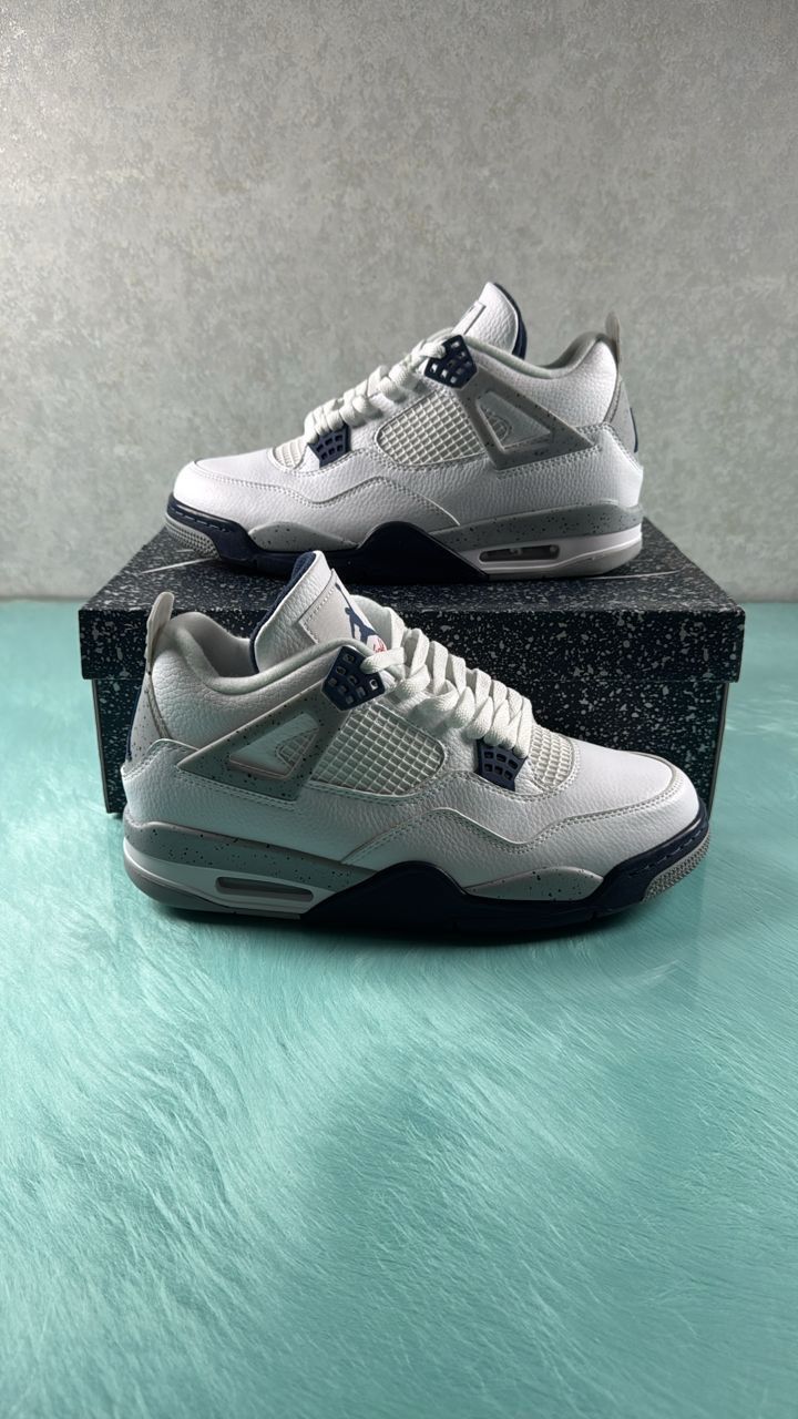 Air Jordan 4 Midnight Navy Size 9,10