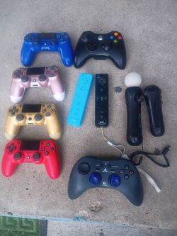 Video game controllers bundle