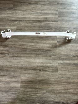 Infiniti G35 Strut bar