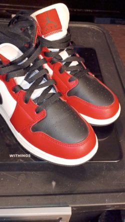JORDAN 1 MID YOUTH  " BLACK TOE" SNEAKERS SIZE 7Y