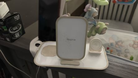 Wireless phone charger with Apple Watch charger
