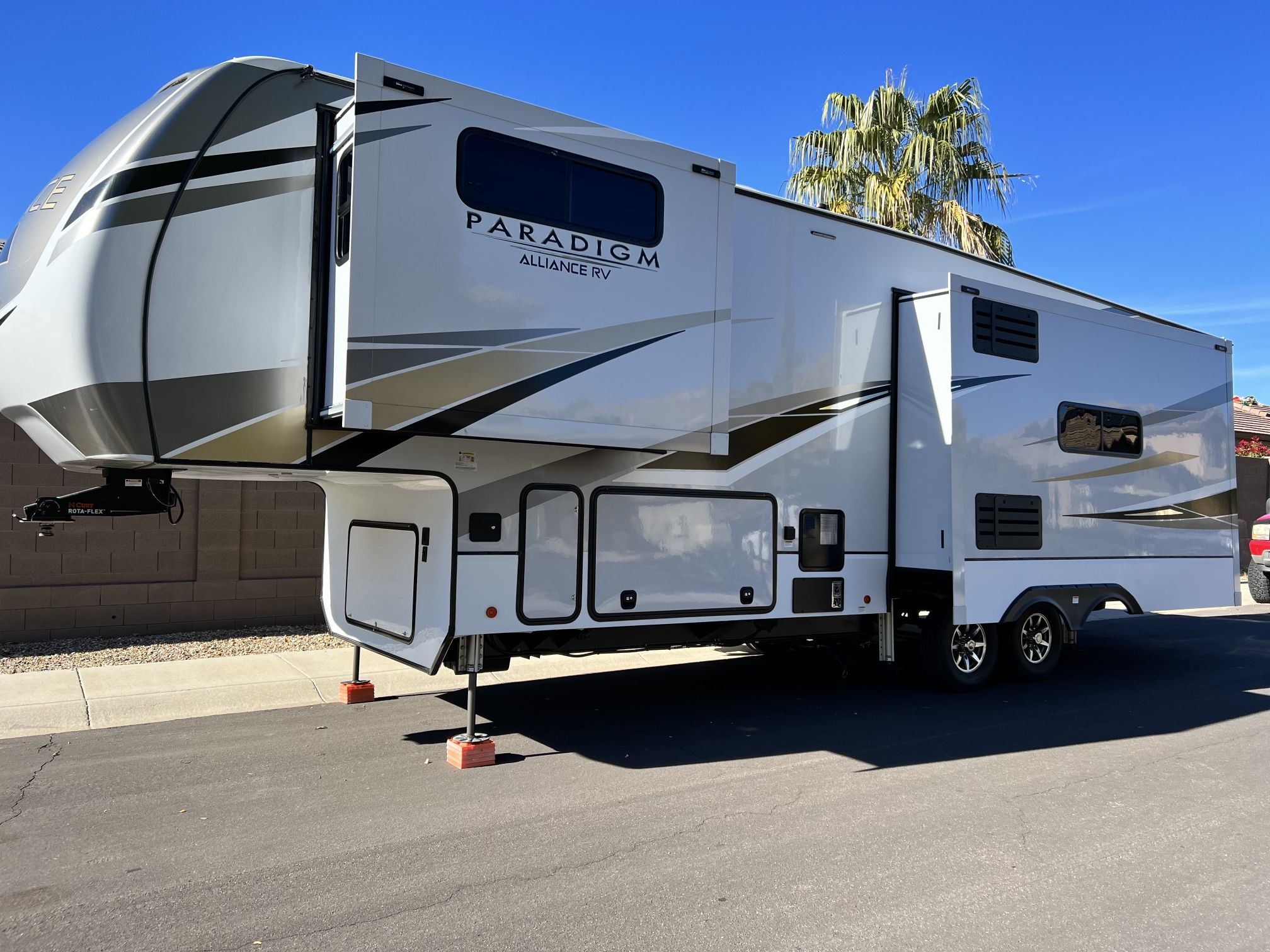 2021 Paradigm Alliance 310RL