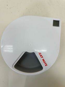 Cat Mate pet feeder