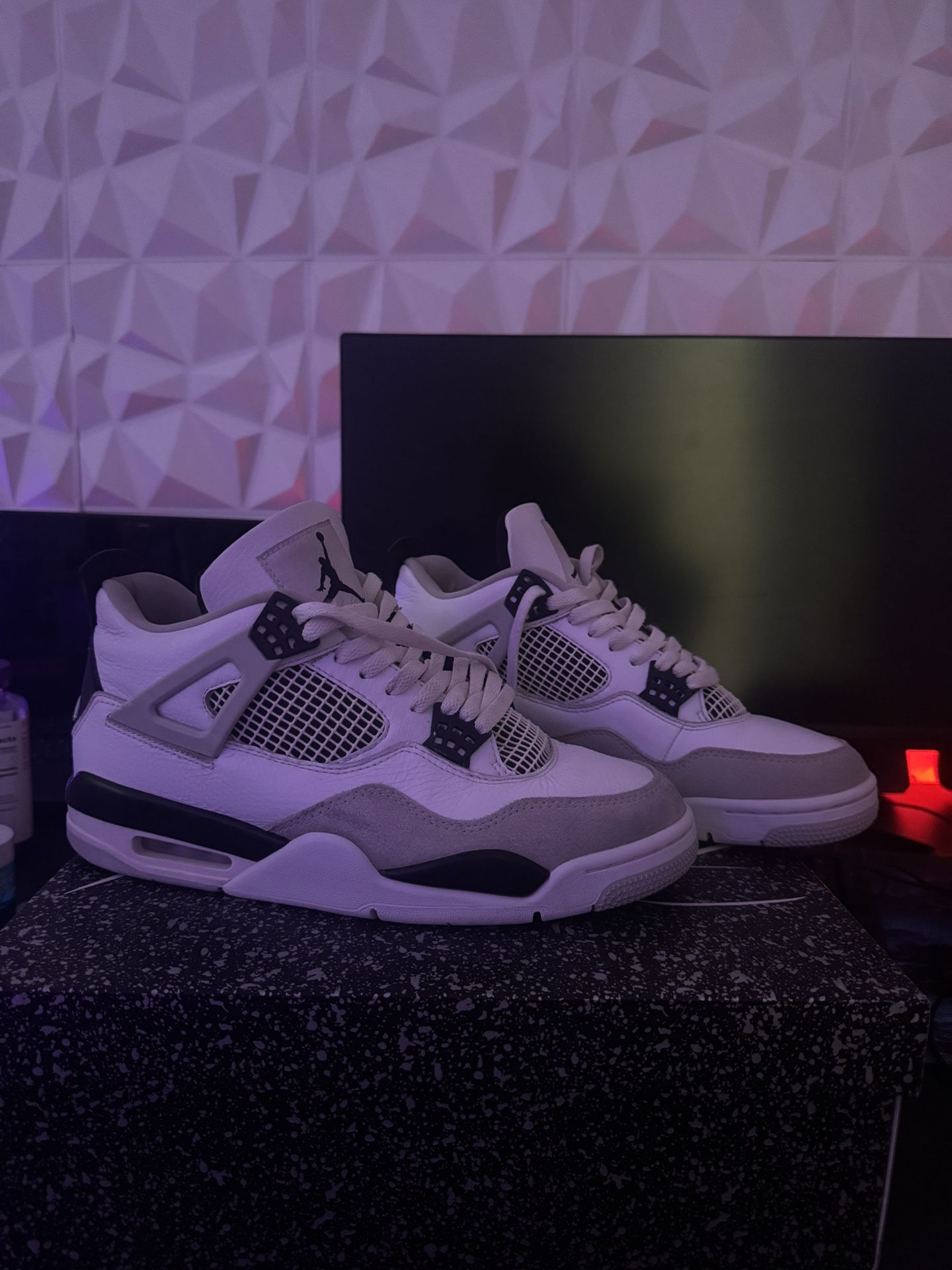Jordan 4s Military Black 10.5