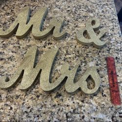 Gold Mr & Mrs Wedding Sign