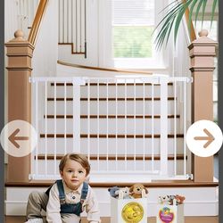 Cumbor 29.7-48" Baby Gate for Stairs, White