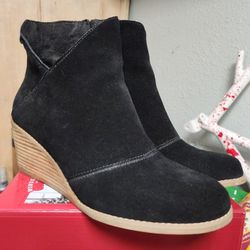W 8.5 Wedge Heels Toms
