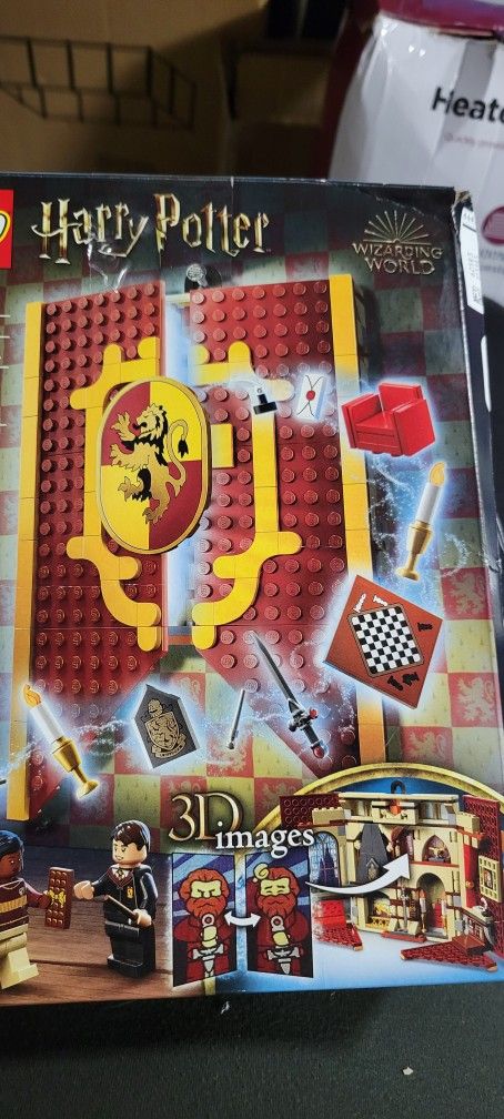 New Harry Potter Gryffindor House Flag  Lego Set