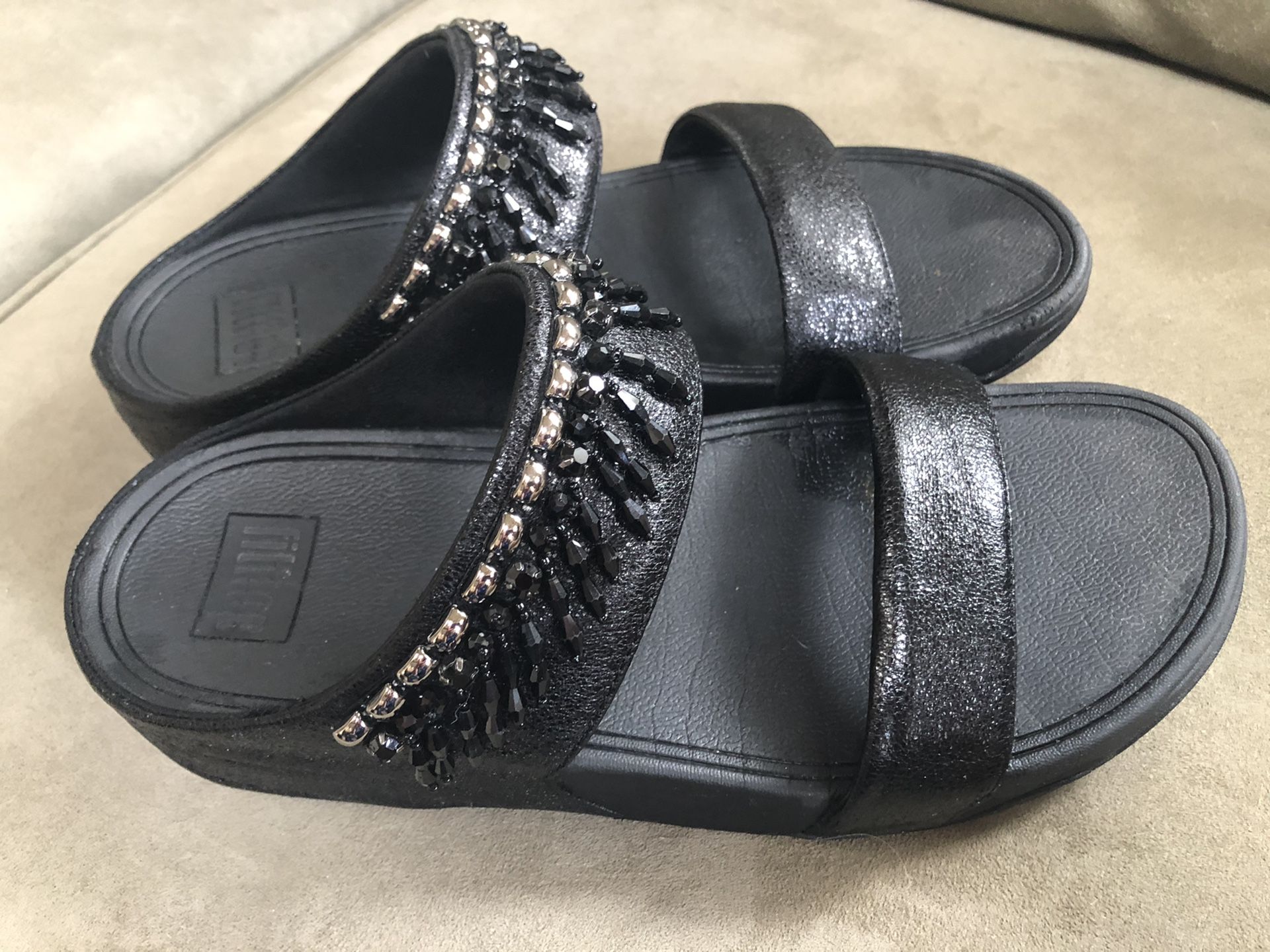 FitFlop Vina Adorn Jeweled Slide Sandal in Black size 9