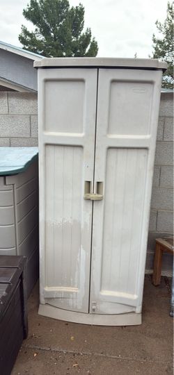 Keter vertical storage box