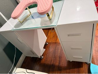 Nail tech setup desk