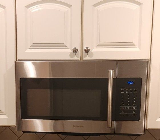 MICROWAVE UNDER CABINET SAMSUNG 