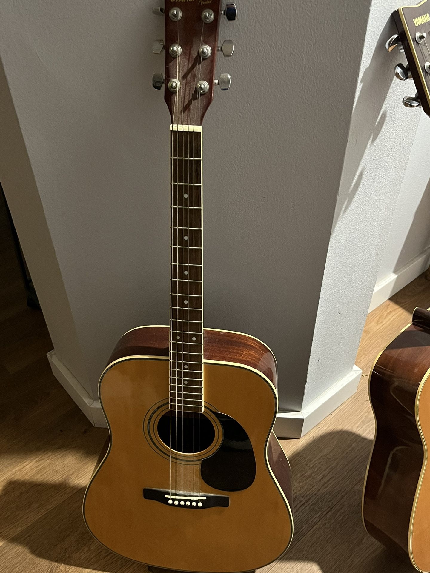 Starcaster By Fender Acoustic Guitar