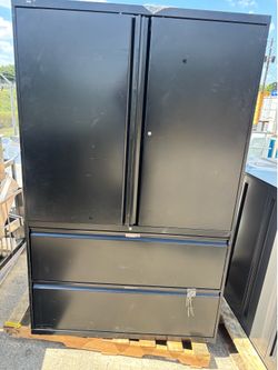 Metal storage cabinet