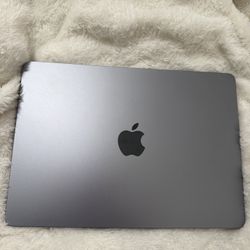 MacBook M2