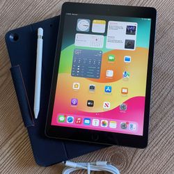 Apple iPad 7th Generation 128GB With Logitech Keyboard and Pencil