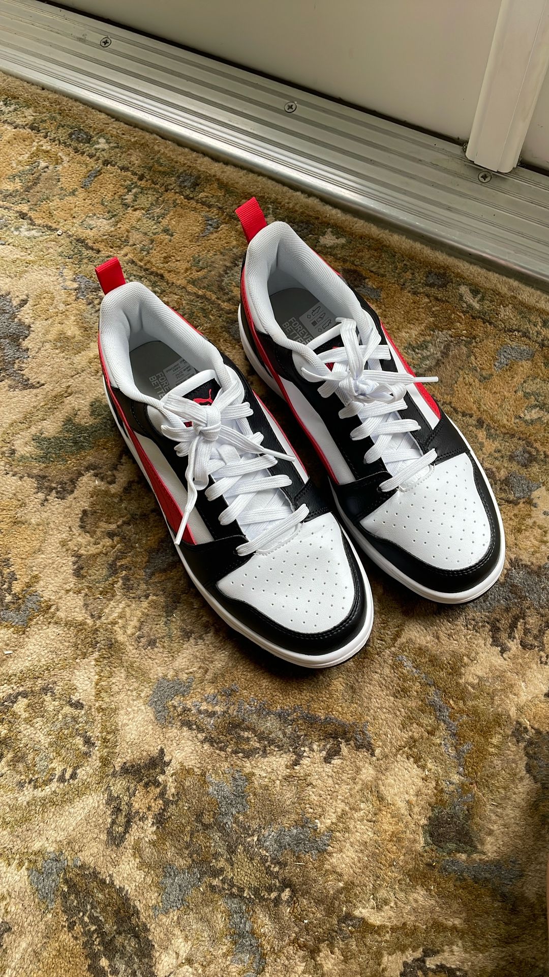 New Puma Men’s 8.5 Sneakers