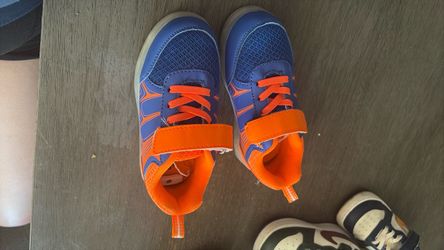 Size 9 Toddler boys LED Shoes USB charging