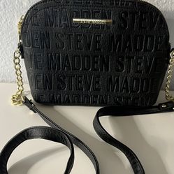 STEVE MADDEN HANDBAG  Stamped Logo Black With GOLD Hardware Bag Zipper Crossbody