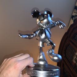2023 D23 Member Exclusive Mickey Mouse Leader Of The Club 100 Year Milestone Statue