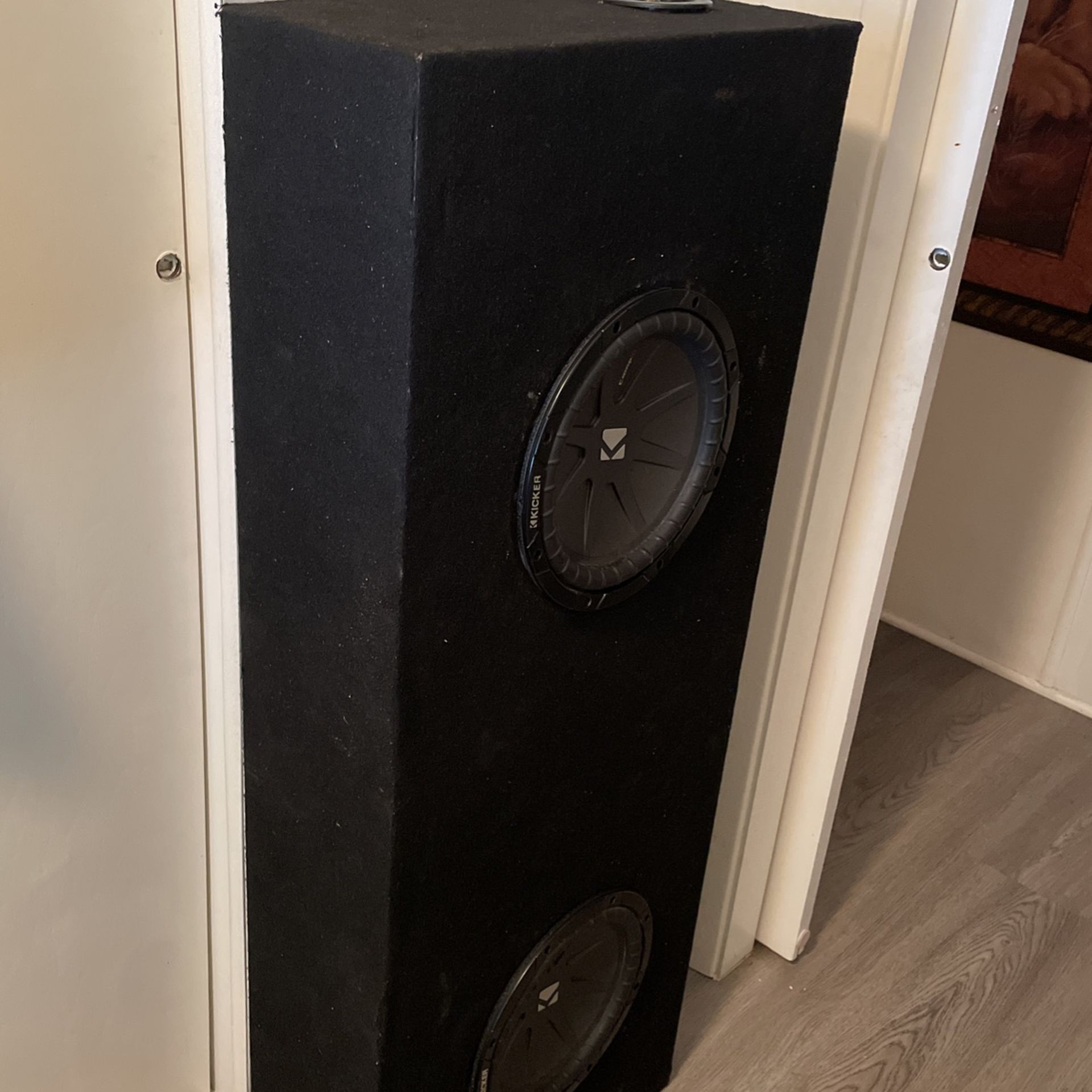 Kicker 10” Comp R Subwoofers/ Box for Sale in Hemet, CA OfferUp