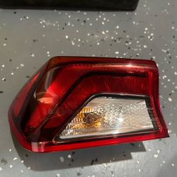 2020 Kia K5 Left Tail Light 92401-l0100