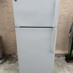 Refrigerator For Sale