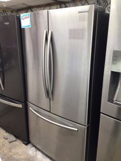 SAMSUNG FRENCH DOORS REFRIGERATOR 