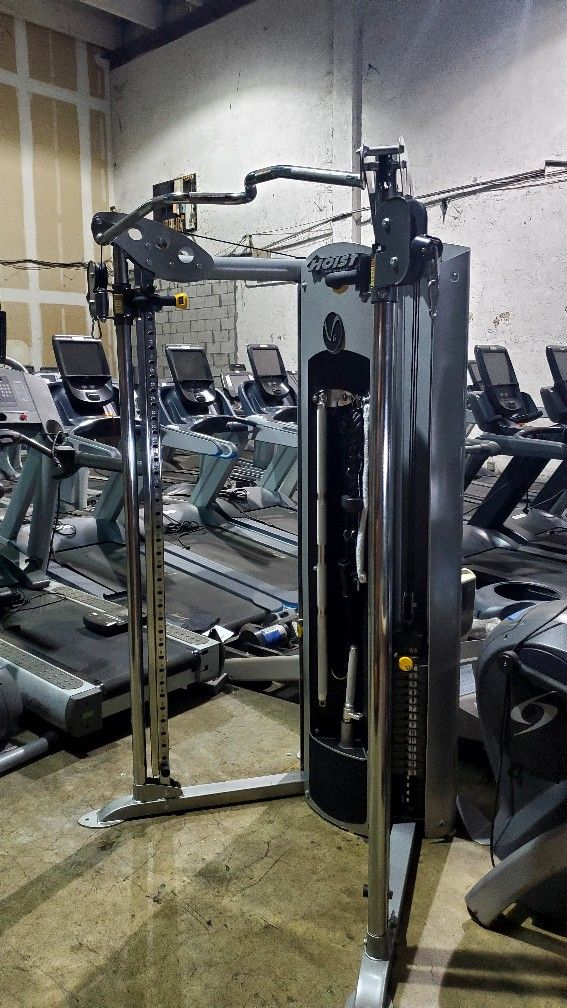 Hoist V6 Personal Pulley Gym Functional Trainer for Sale in Pompano