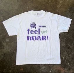 Vintage Sacramento Kings 2002 NBA Playoffs T-Shirt