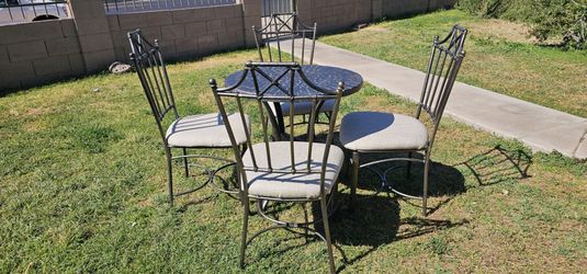 **Beatiful stone top table and 4 metal chairs set**