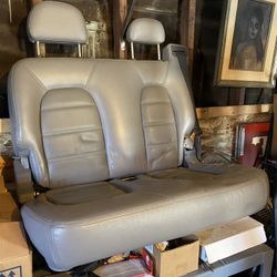 Ford Explorer seats