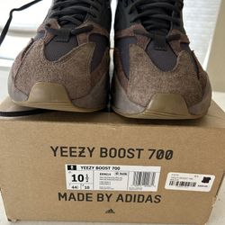 Yeezy 700