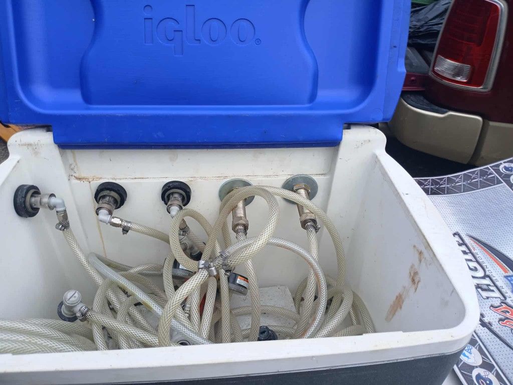 Beer Cooler With 5 Taps