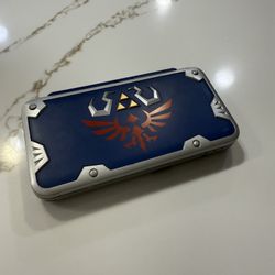 New 2DS XL Hylian Shield Limited Edition/ 3DS Games & DS Games