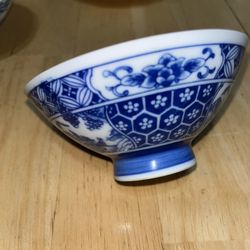 Vintage Chinese or Japanese Blue White Porcelain Floral & People Rice Tea Bowl