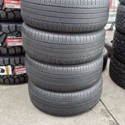 235 65 17 Set of 4 Used Kumho Like New Condition