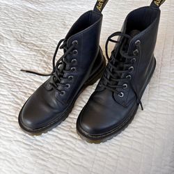 Dr. Martens Luana Size 9