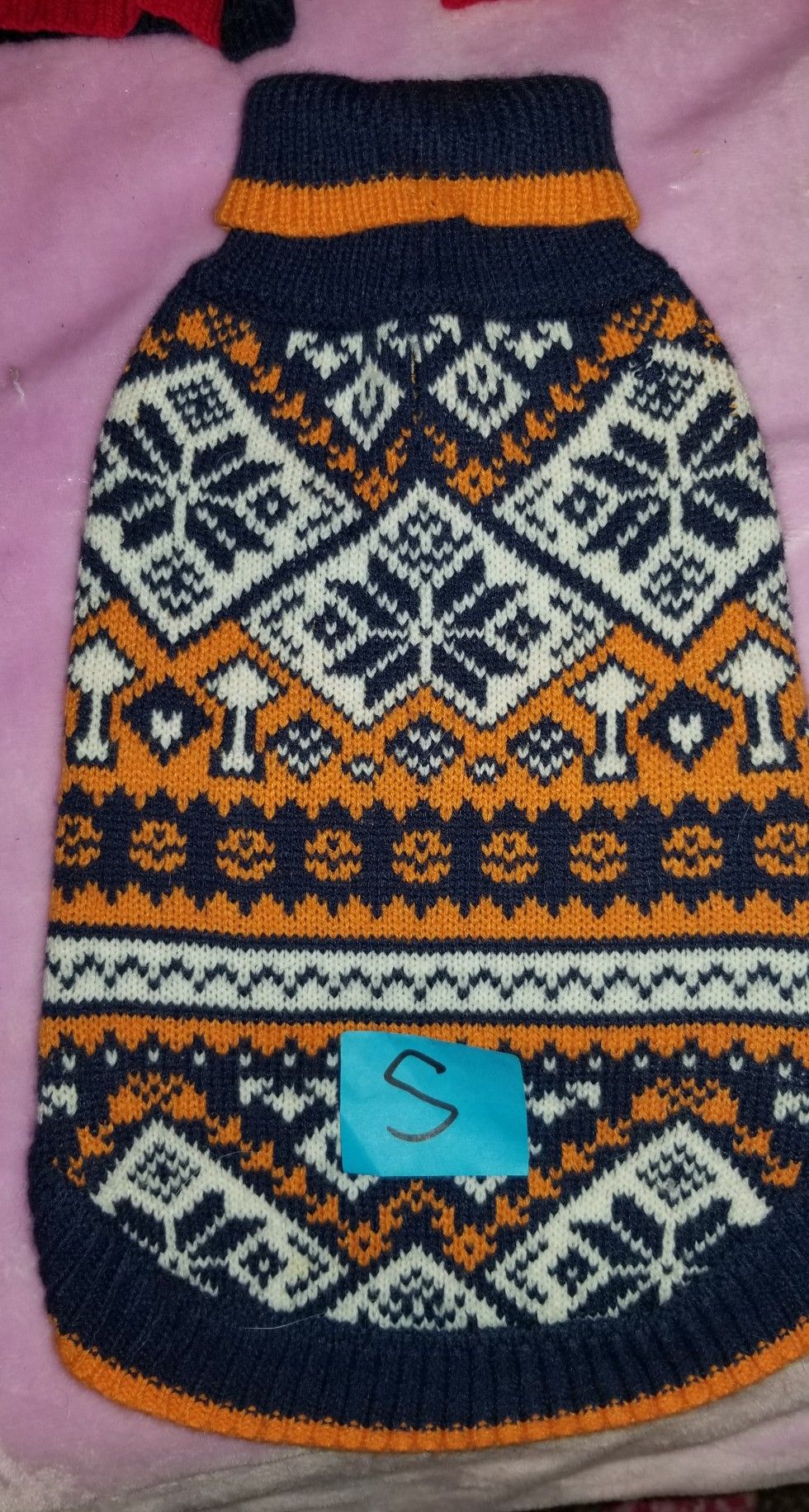 Size S dog or cat sweater