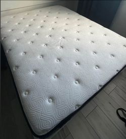 Brand new  beautiful sealy queen size pillow top mattress only