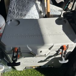 Ozark Trail 26 Qt. rotomolded cooler