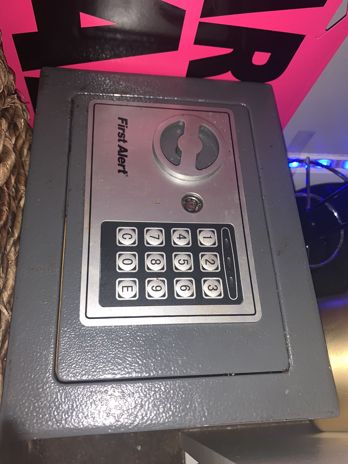 First Alert Safe With Directions Key And How To Change Code!