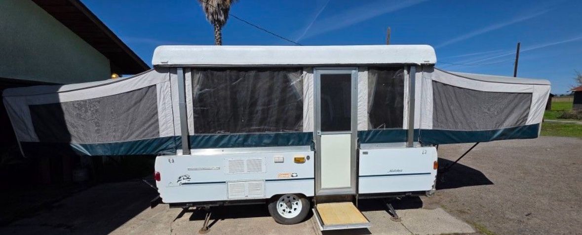 1998 Coleman Pop-Up Trailer