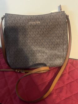 Michael kors crossbody bag