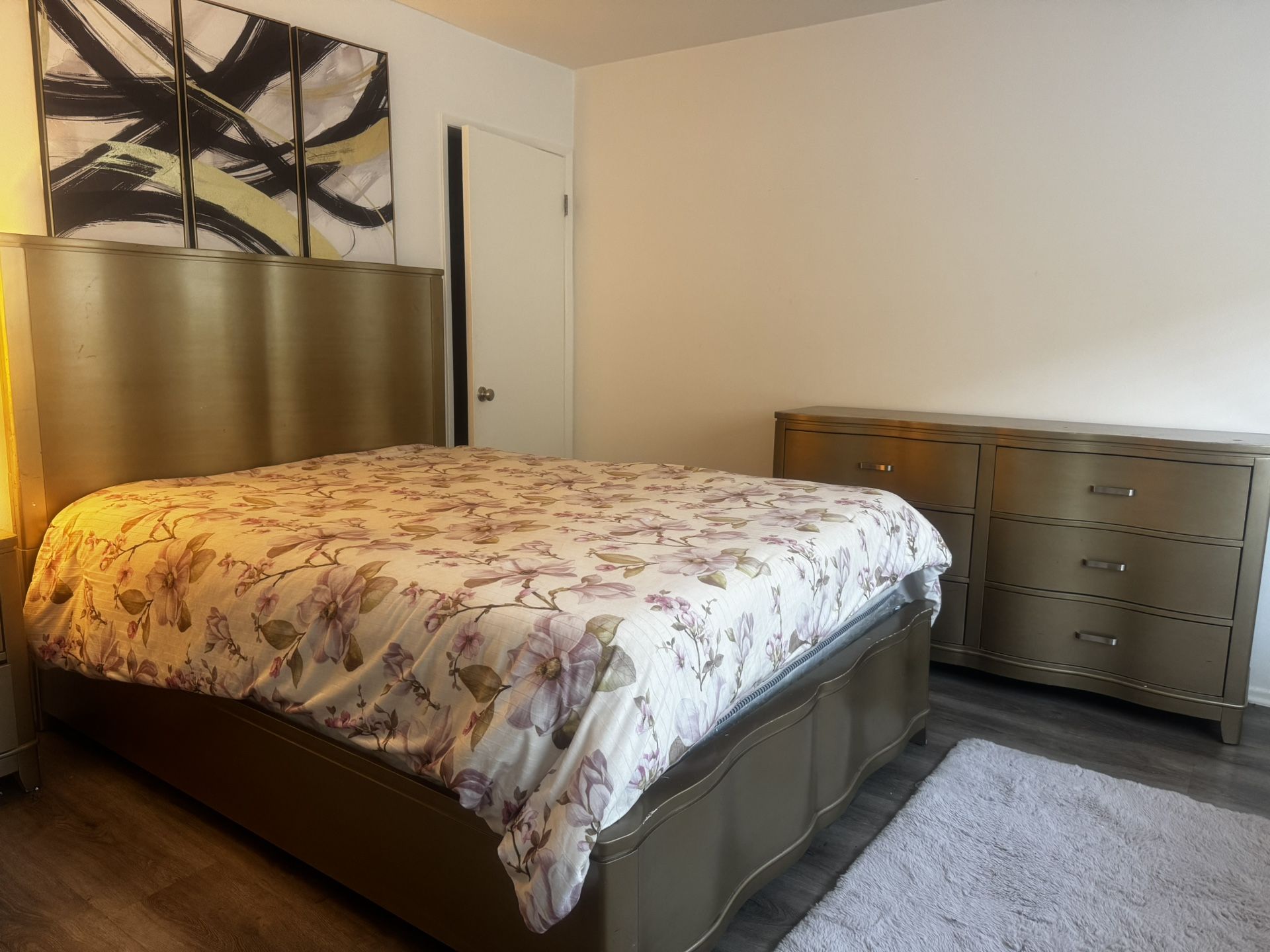 Queen Bedroom set with Mattress