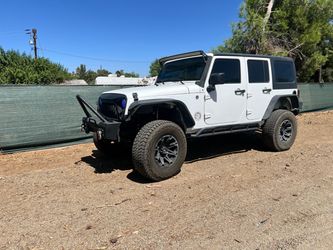 2015 Jeep Wrangler Unlimited 4-Door White