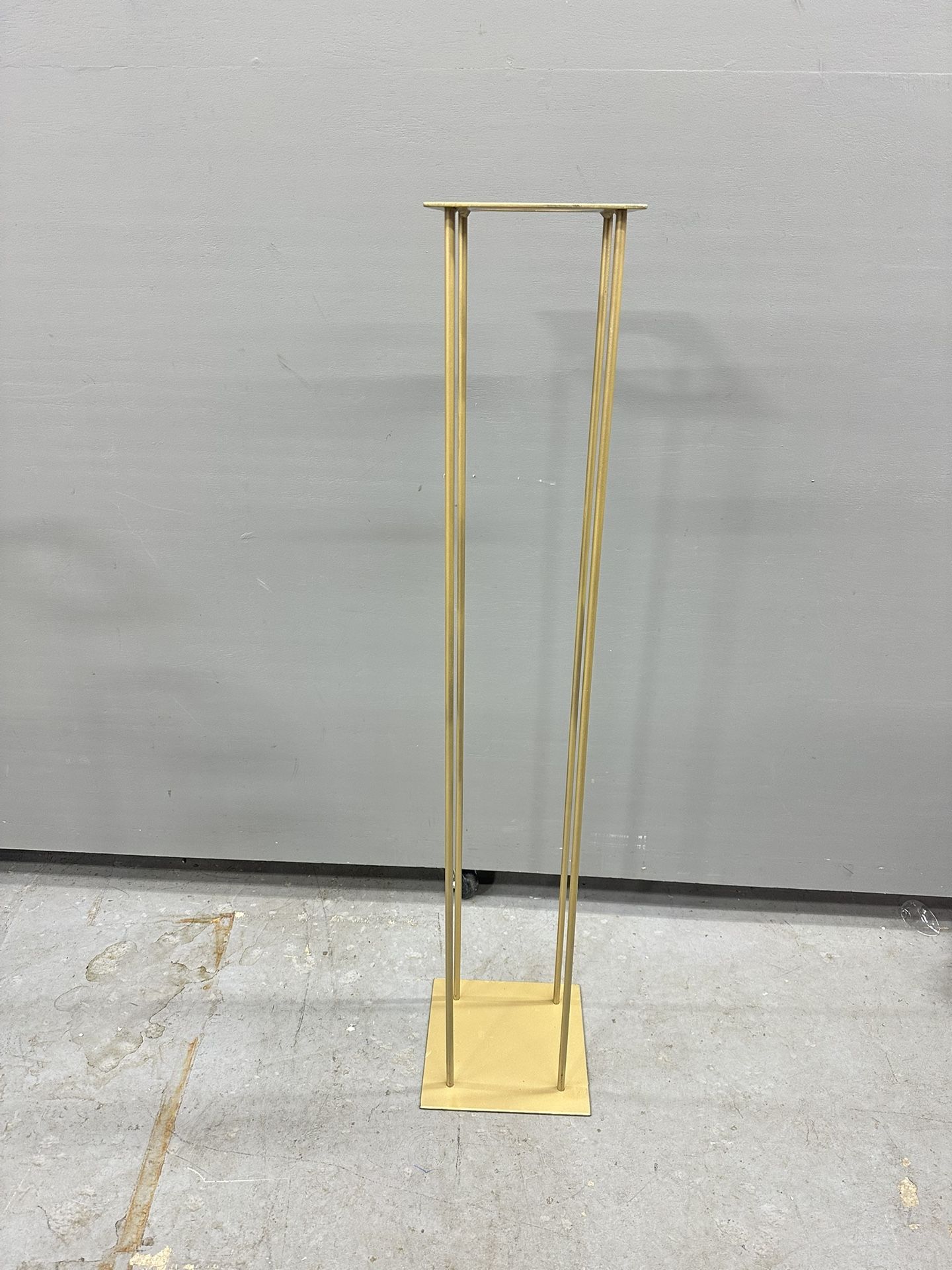 Gold Harlow Flower Stands